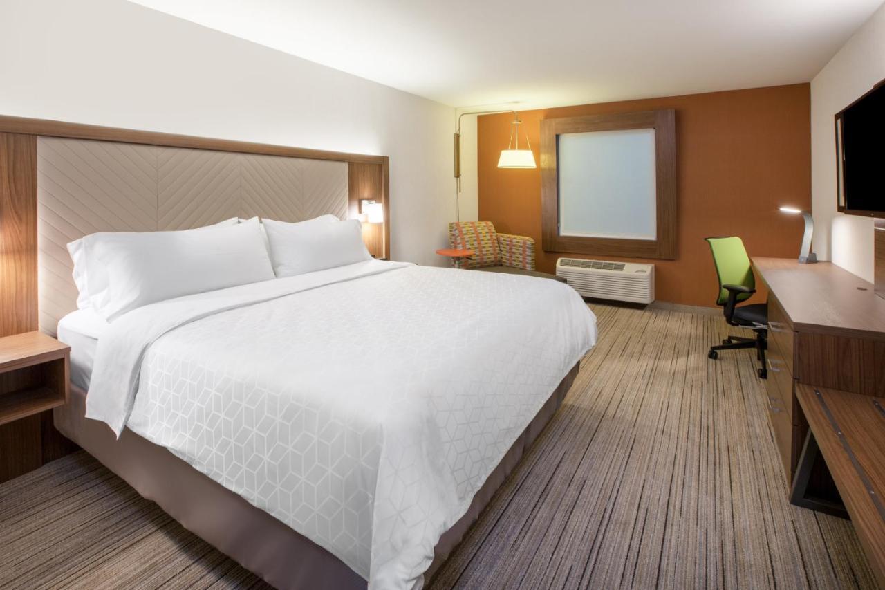 Holiday Inn Express & Suites - Lindale By Ihg Bagian luar foto