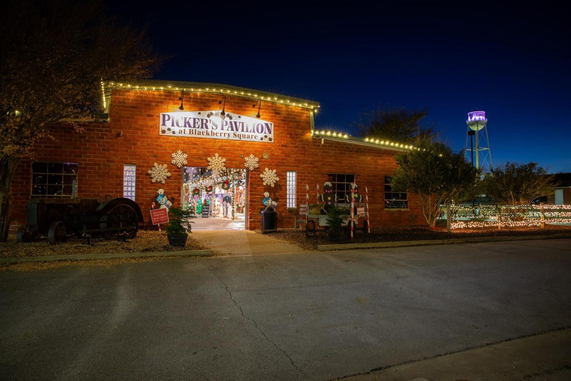 Holiday Inn Express & Suites - Lindale By Ihg Bagian luar foto