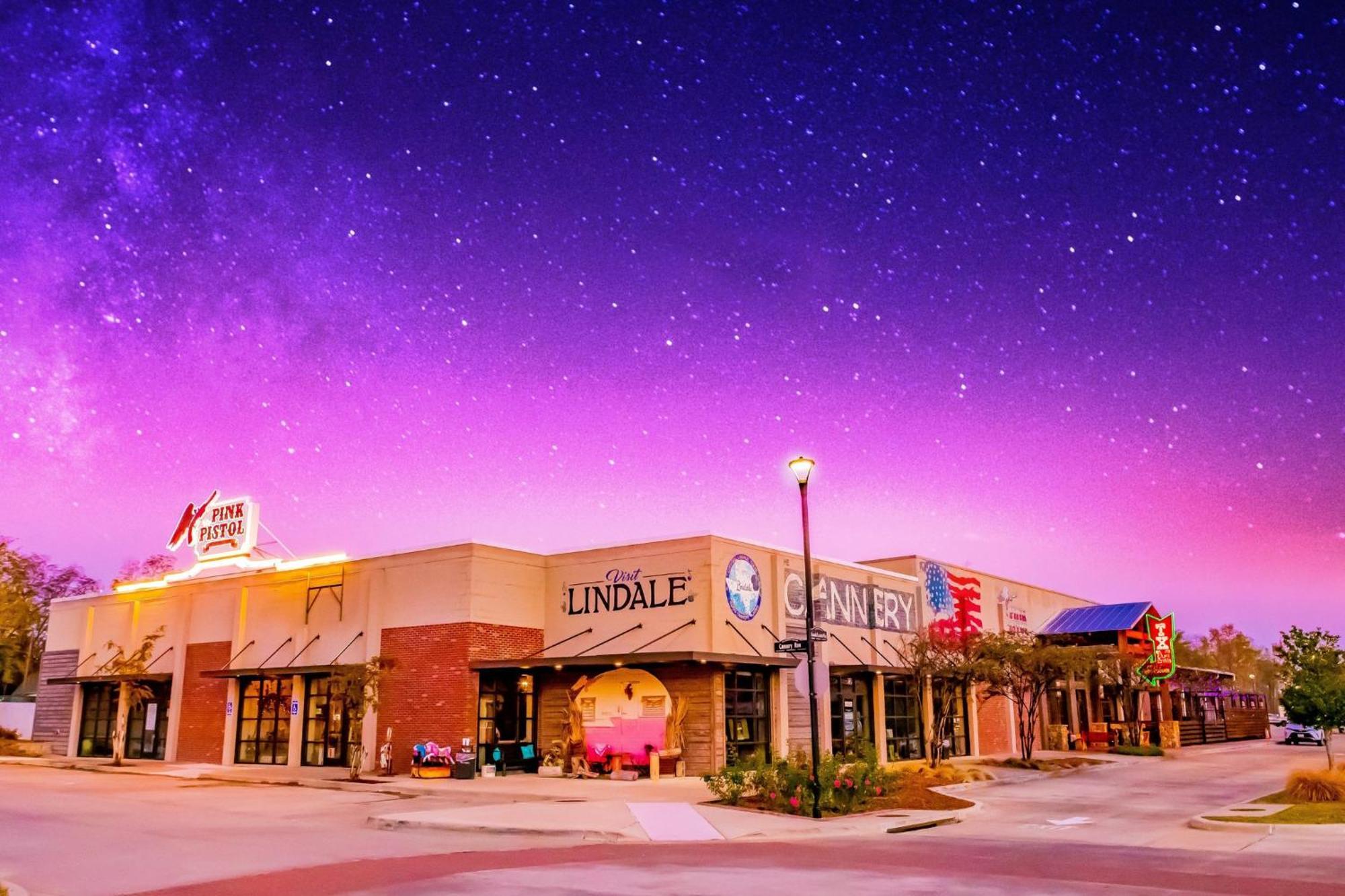 Holiday Inn Express & Suites - Lindale By Ihg Bagian luar foto
