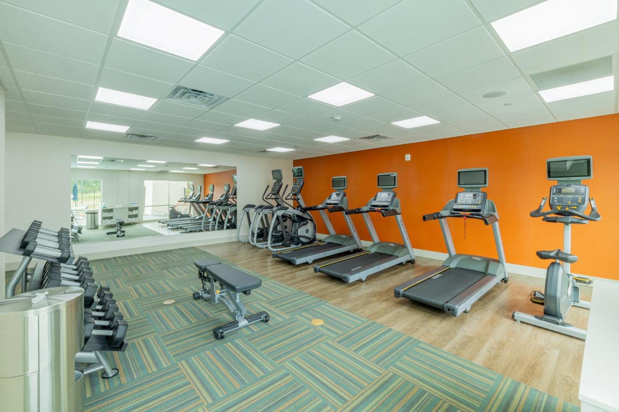 Holiday Inn Express & Suites - Lindale By Ihg Bagian luar foto