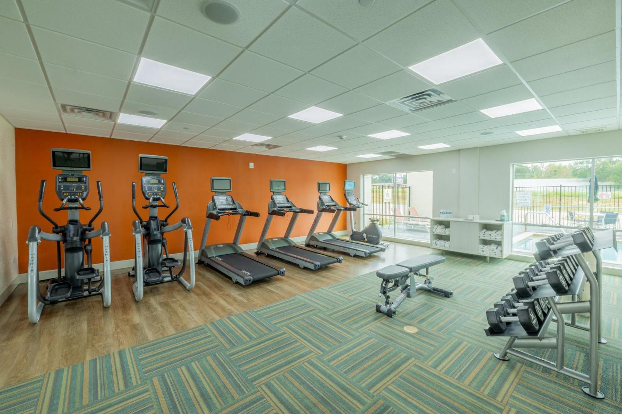 Holiday Inn Express & Suites - Lindale By Ihg Bagian luar foto