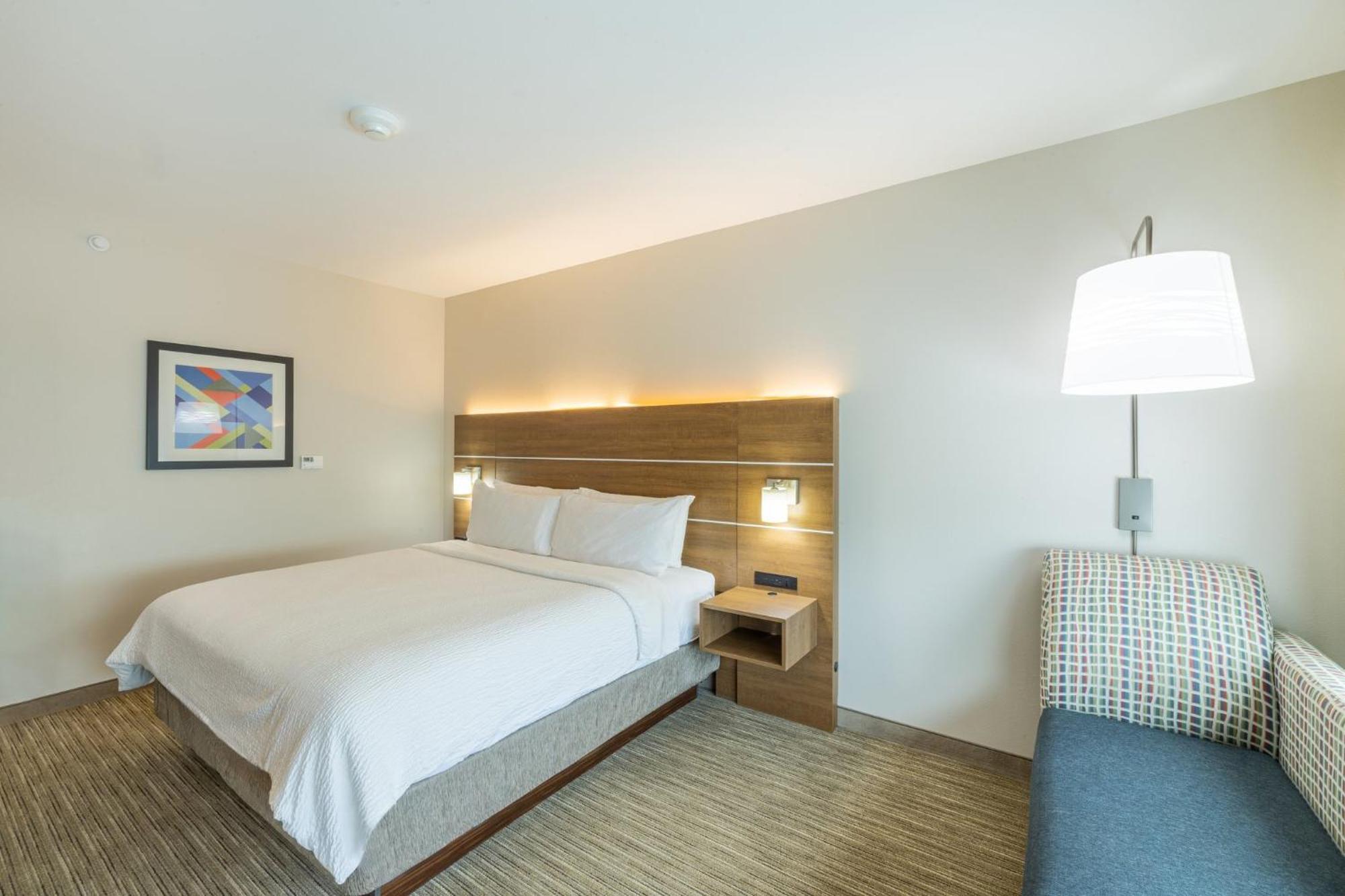 Holiday Inn Express & Suites - Lindale By Ihg Bagian luar foto