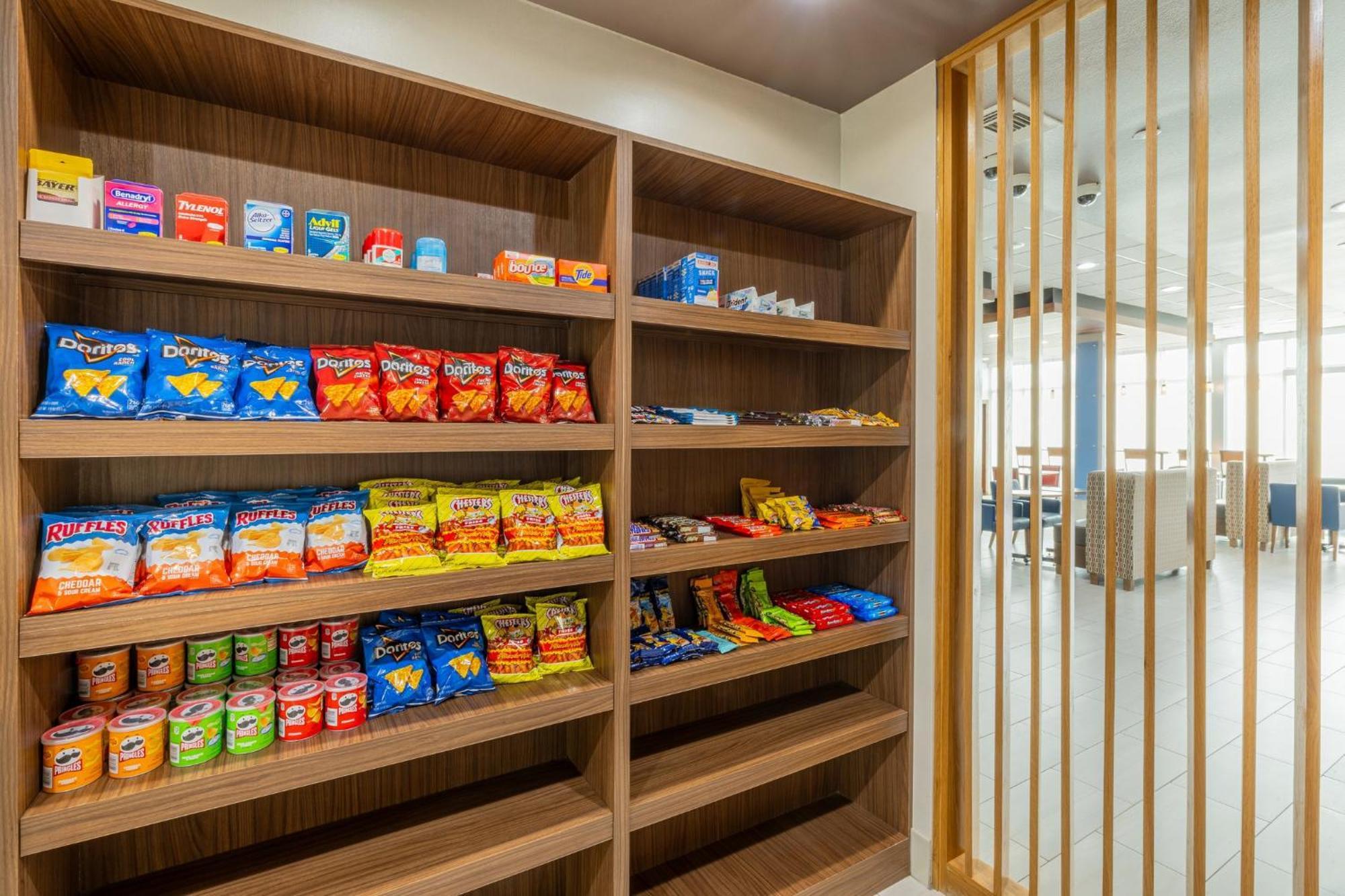 Holiday Inn Express & Suites - Lindale By Ihg Bagian luar foto