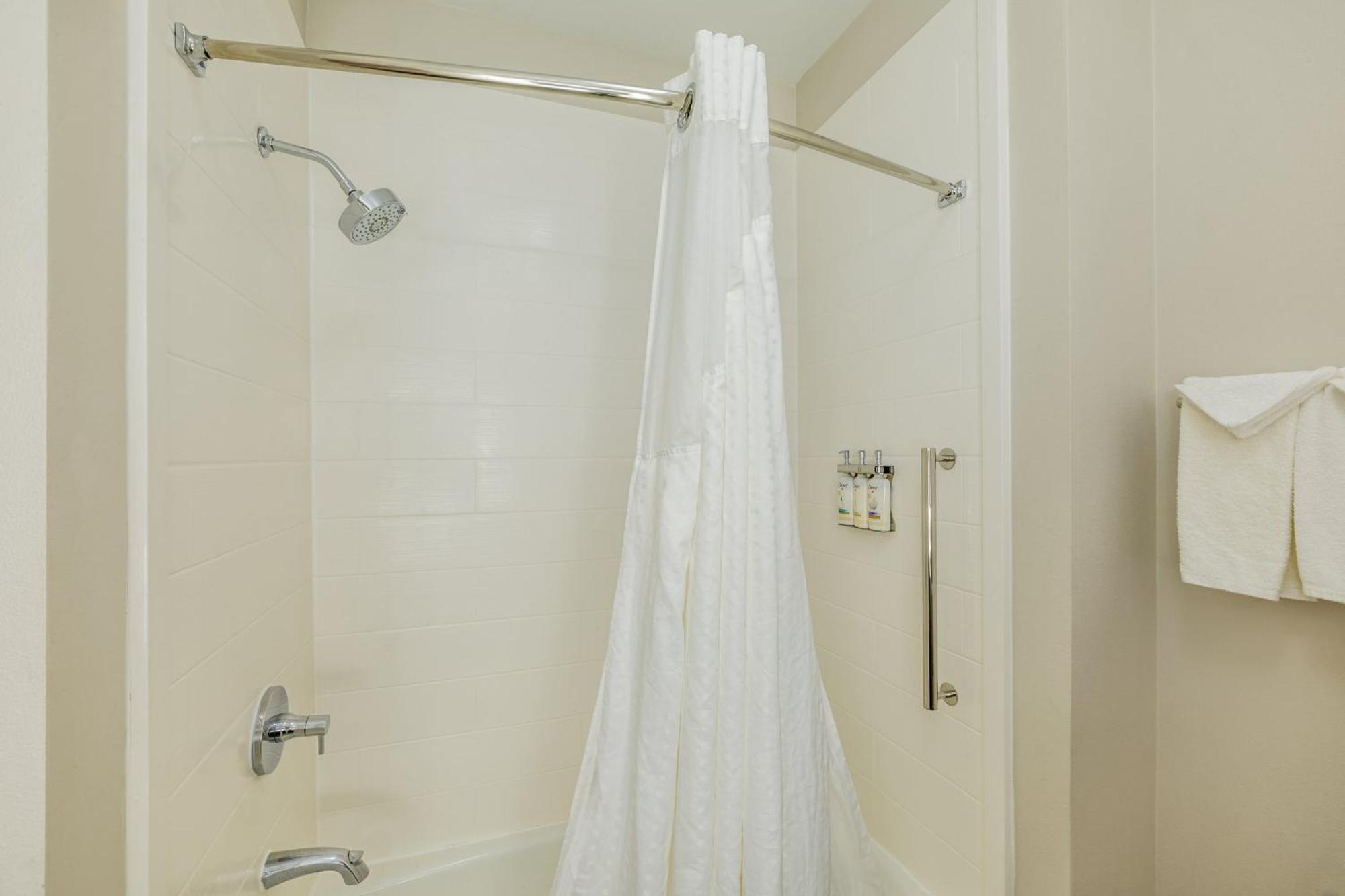 Holiday Inn Express & Suites - Lindale By Ihg Bagian luar foto