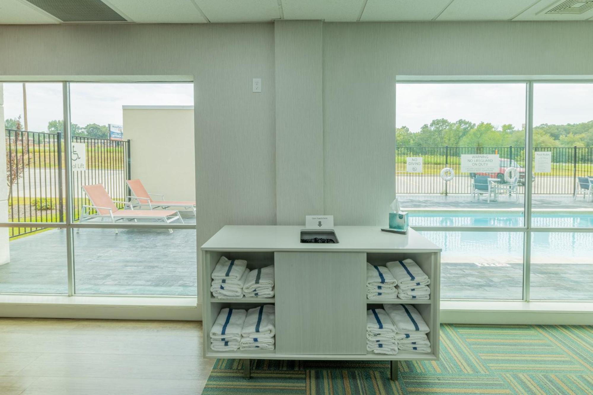 Holiday Inn Express & Suites - Lindale By Ihg Bagian luar foto